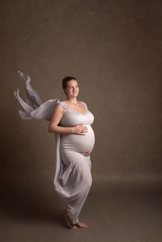 Babybauch-Shooting Unna Schwangere in Schlauchkleid