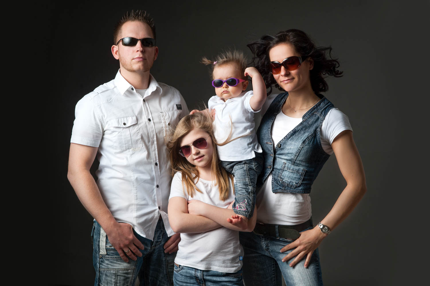 Fotograf Unna Familien-Fotoshooting coole Familie mit Sonnenbrillen
